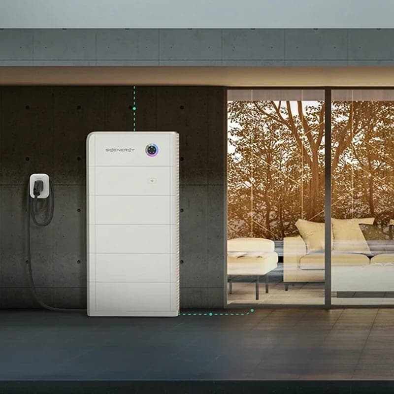 Batterie résidentielle Sigenergy installée sur un mur de béton