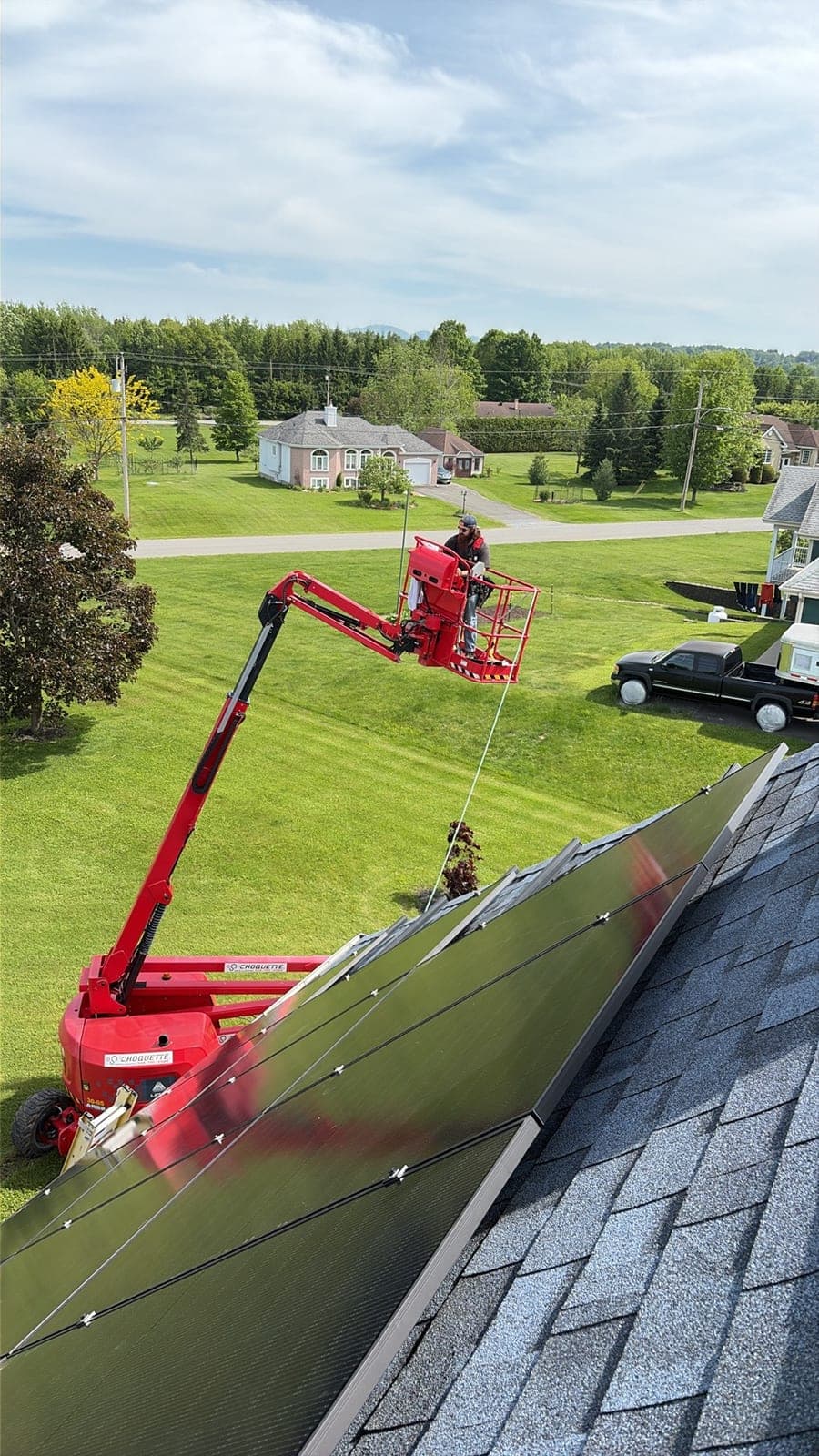 Installation de panneaux solaires sur une toiture